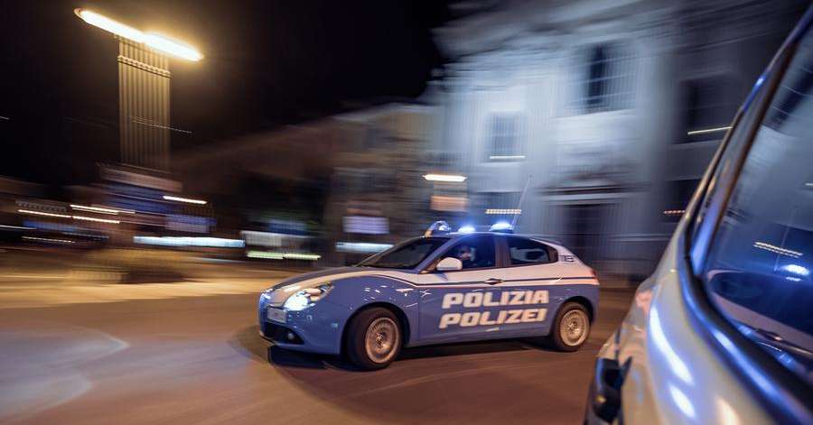 Aggredisce il padre e morde due agenti: arrestato un 22enne - Cronaca 3 1761392292 image