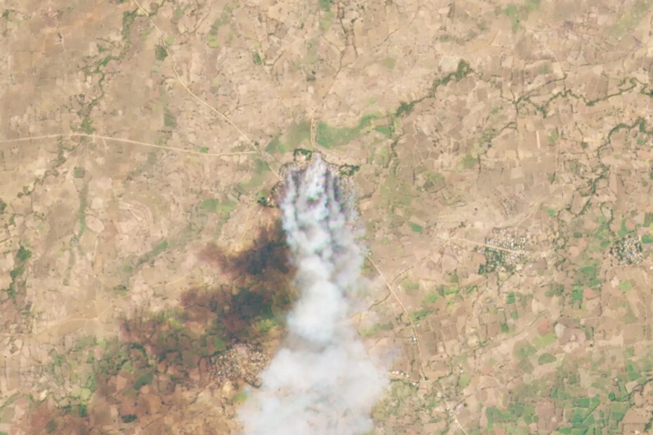 Myanmar: decine di morti in attacco con parapendio 3 2022 04 14T001702Z 462835912 RC243T9NBYM8 RTRMADP 3 MYANMAR POLITICS BURNING 1759889308