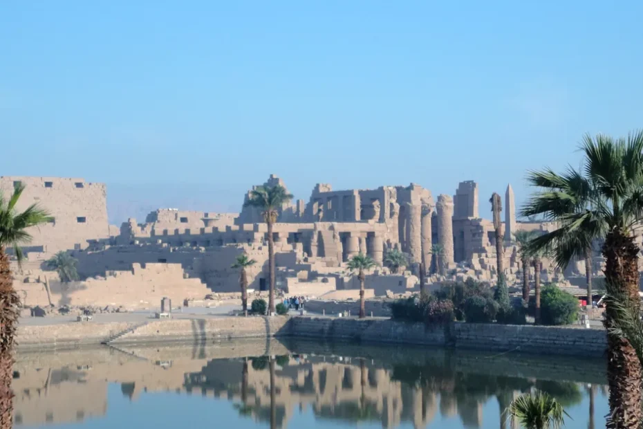 Karnak: Scoperti i segreti del tempio egizio 3 eyJidWNrZXQiOiJrb2wtaW1hZ2VzLXByb2QiLCJrZXkiOiJwaWN0dXJlcy9hZ2kvYWdpLzIwMjUvMTAvMDcvMTQ1NzAxMTQ5LTIz