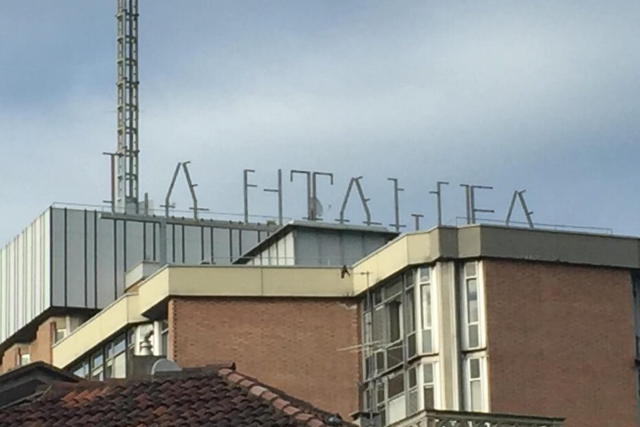 Stampa: redazione chiede incontro alla proprietà su possibile cessione. 3 lastampa insegna