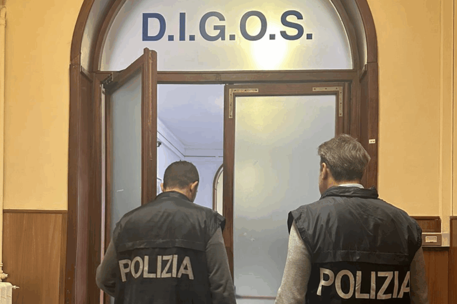 Torino, arrestato attivista per lancio oggetti contro polizia durante scontri di venerdì. 1 polizia digos