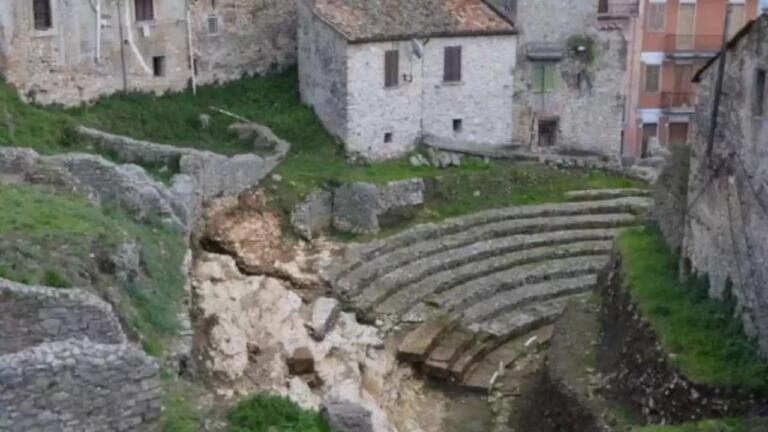teatro romano ferentino